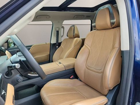 Used 2025 INFINITI QX80 Sensory AWD/4WD image 11