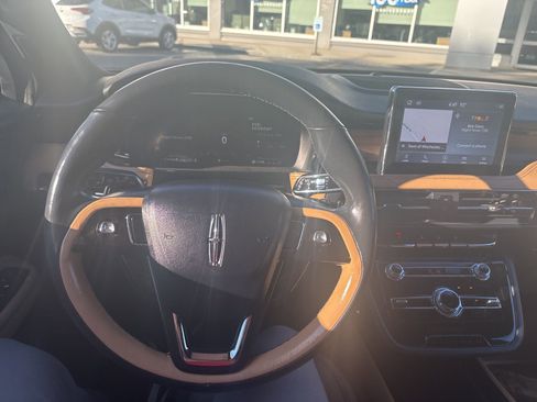 Used 2022 Lincoln Corsair Reserve w/ Sport Package image 11