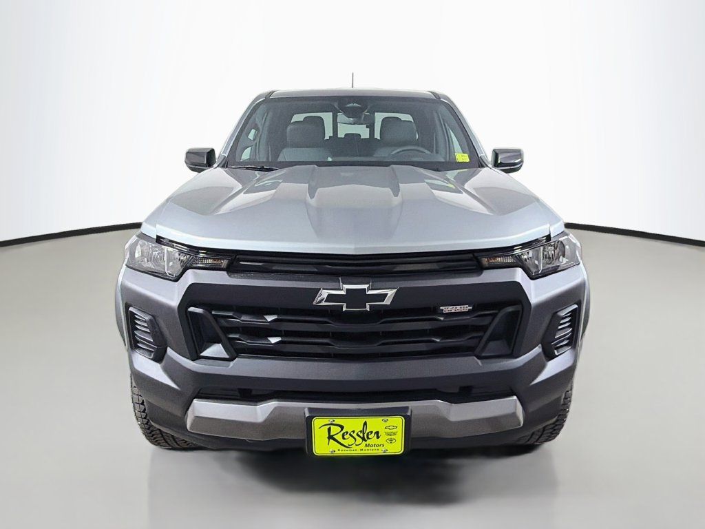 New 2026 Chevrolet Colorado Trail Boss AWD/4WD image 2