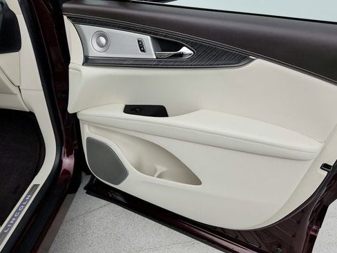 Used 2020 Lincoln Nautilus Black Label w/ Cargo Utility Package image 27