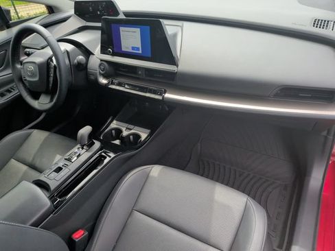 Used 2023 Toyota Prius XLE FWD image 18