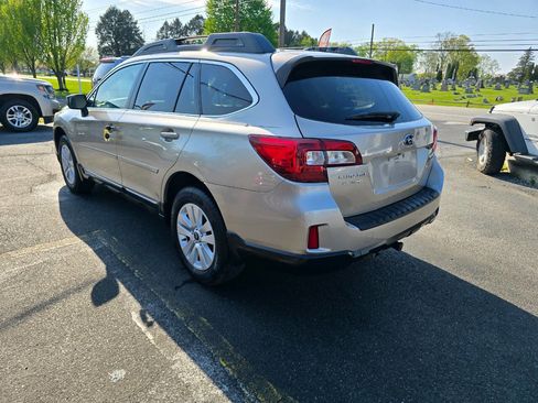 Used 2015 Subaru Outback 2.5i Premium AWD/4WD image 5