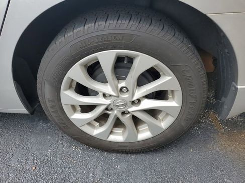 Used 2017 Nissan Sentra SV w/ Style Package FWD image 10