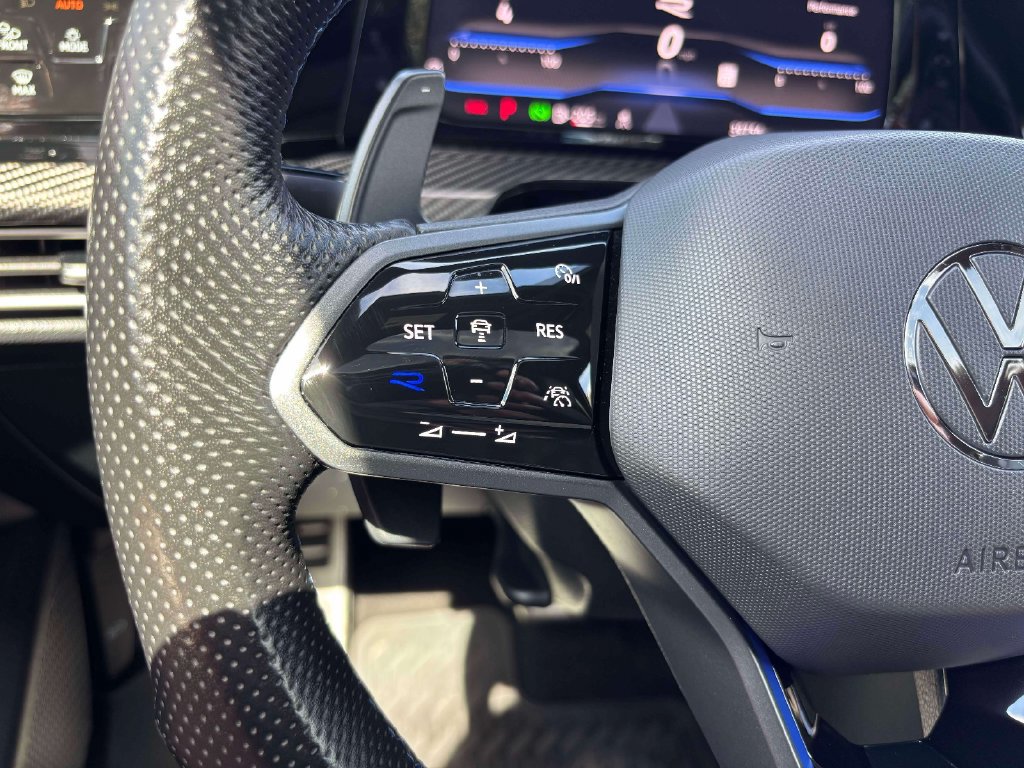 Used 2024 Volkswagen Golf R AWD/4WD image 25