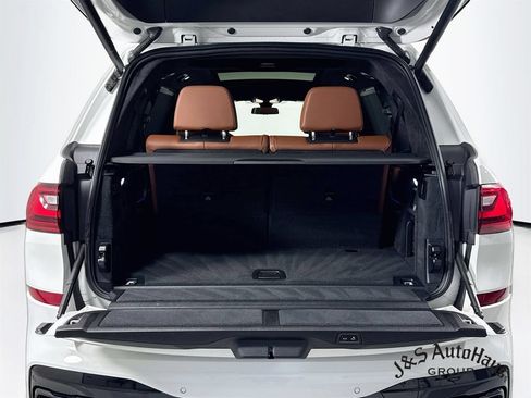 Used 2022 BMW X7 M50i w/ Executive Package AWD/4WD image 34