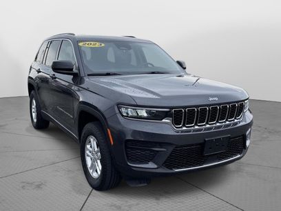 Used 2023 Jeep Grand Cherokee Laredo