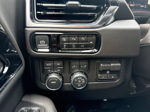 New 2026 GMC Yukon XL Elevation w/ Elevation Premium Package AWD/4WD image 18