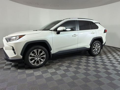 Used 2021 Toyota RAV4 XLE Premium FWD image 18