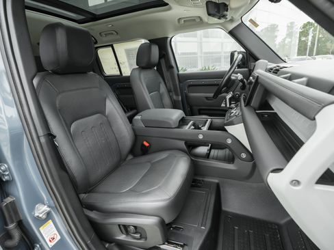 Used 2022 Land Rover Defender 110 SE image 40