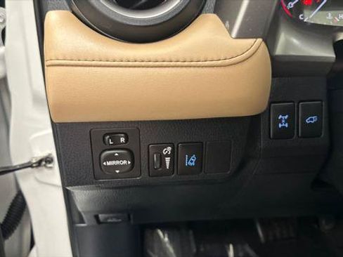 Certified 2018 Toyota RAV4 XLE AWD/4WD image 22
