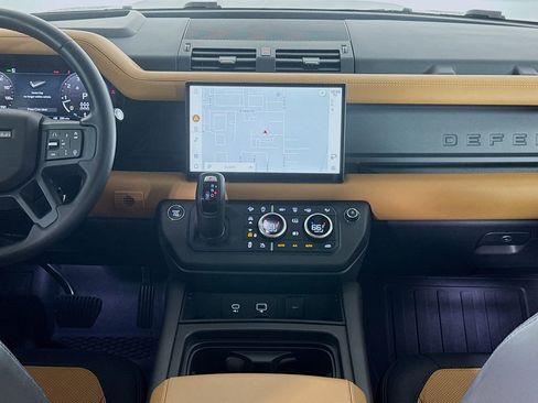 Used 2024 Land Rover Defender 130 X-Dynamic SE image 14