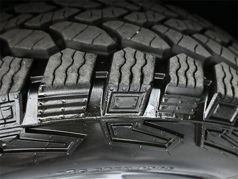 Used 2025 Chevrolet Equinox ACTIV w/ Safety and Technology Package image 37