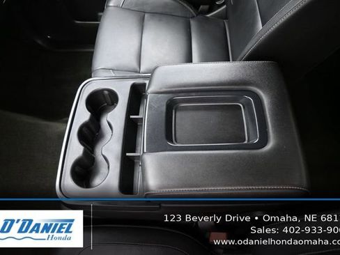 Used 2017 GMC Sierra 1500 SLT w/ SLT Preferred Package AWD/4WD image 32