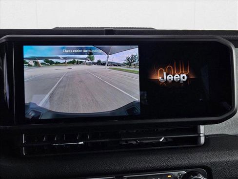 New 2025 Jeep Gladiator Sport image 13