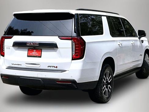 Used 2023 GMC Yukon XL AT4 w/ AT4 Premium Package AWD/4WD image 5