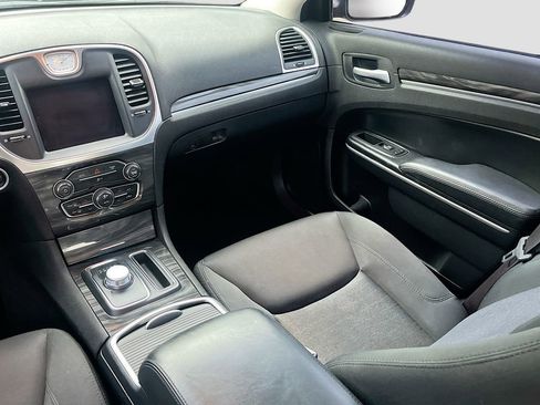 Used 2020 Chrysler 300 Touring w/ Sport Appearance Package RWD image 22