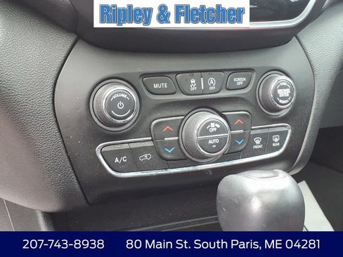 Used 2019 Jeep Cherokee Limited AWD/4WD image 18