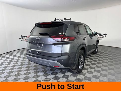 Used 2023 Nissan Rogue S image 9