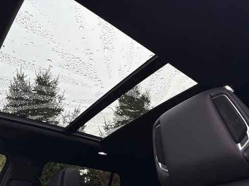 Used 2025 Cadillac Escalade Sport w/ Touring Package image 21