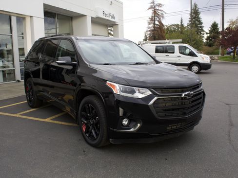 Used 2020 Chevrolet Traverse Premier image 3