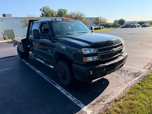 Used 2005 Chevrolet Silverado 3500 LT w/ Heavy-Duty Power Package AWD/4WD image 6