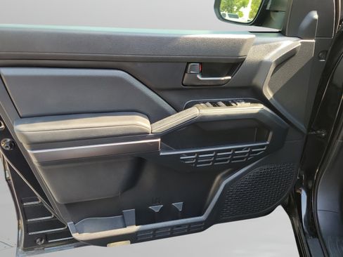 Certified 2025 Toyota 4Runner SR5 AWD/4WD image 6
