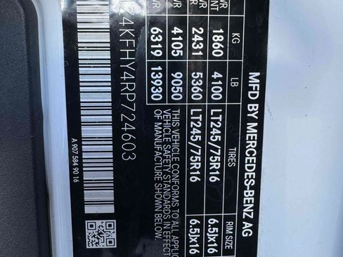 Used 2024 Mercedes-Benz Sprinter 2500 image 23