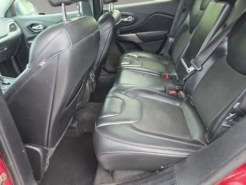 Used 2021 Jeep Cherokee Latitude Plus AWD/4WD image 10