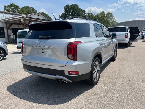Used 2022 Hyundai Palisade SEL w/ Convenience Package FWD image 3