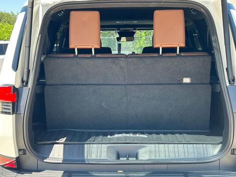Used 2025 Lexus GX 550 w/ Accessory Package (2T) AWD/4WD image 14