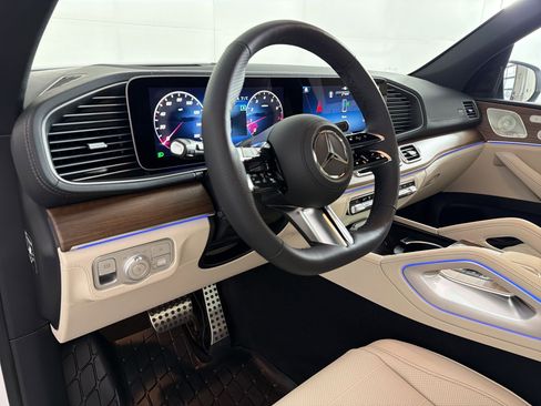 New 2026 Mercedes-Benz GLS 580 4MATIC image 4