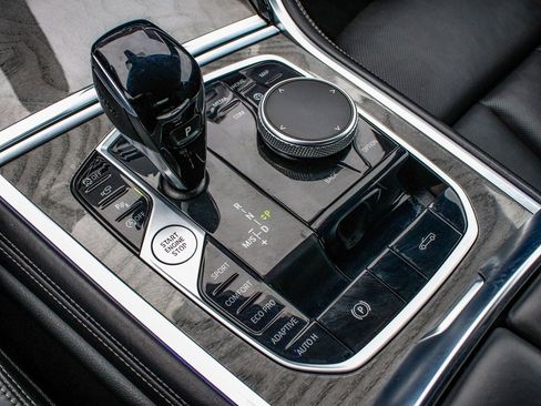 Used 2022 BMW 840i xDrive Convertible w/ Driving Assistance Package image 22