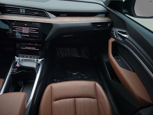 Used 2022 Audi e-tron Premium AWD/4WD image 15