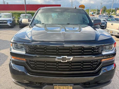 Used 2018 Chevrolet Silverado 1500 Custom w/ Custom Value Package AWD/4WD image 10