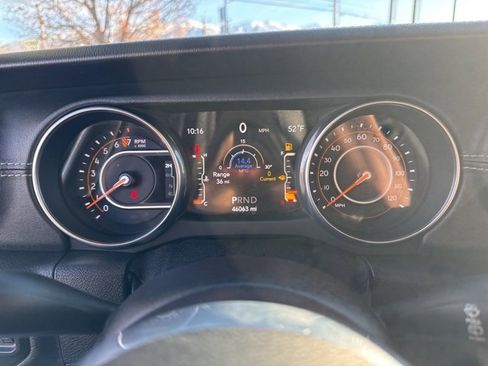Used 2019 Jeep Wrangler Unlimited Sahara image 17