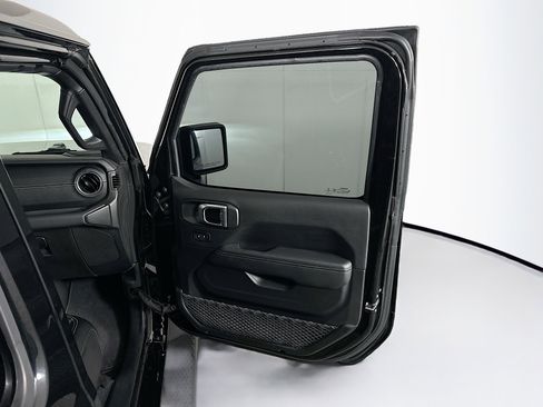 Used 2023 Jeep Wrangler Sahara w/ Cold Weather Group image 31