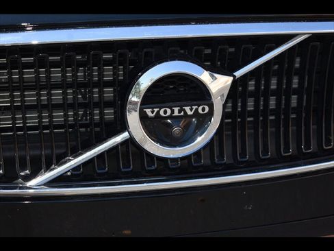 Used 2017 Volvo S90 T5 Momentum w/ Vision Package FWD image 45