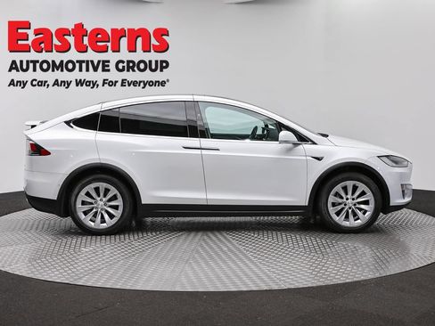 Used 2018 Tesla Model X 75D AWD/4WD image 4
