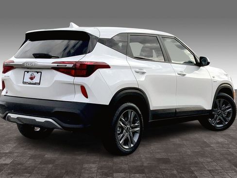Used 2023 Kia Seltos LX AWD/4WD image 13