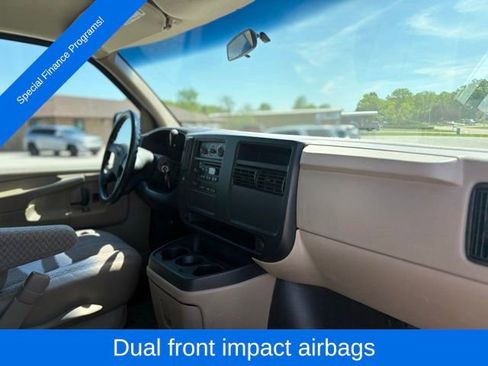Used 2003 GMC Savana 1500 Passenger w/ Sle Preferred Equipment Group RWD image 19
