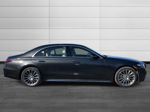Used 2025 Mercedes-Benz S 580e 4MATIC Sedan image 2