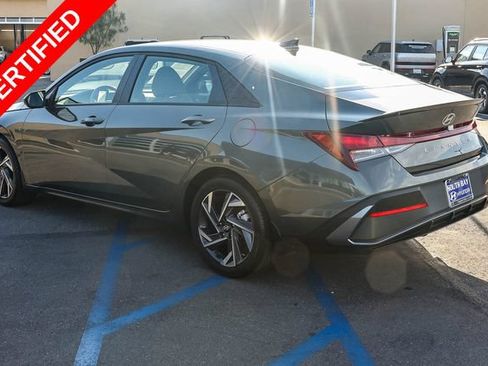 Used 2025 Hyundai Elantra Sport FWD image 4