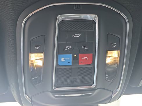 Used 2024 Jeep Wagoneer Series II w/ Flexible Seating Group RWD image 29