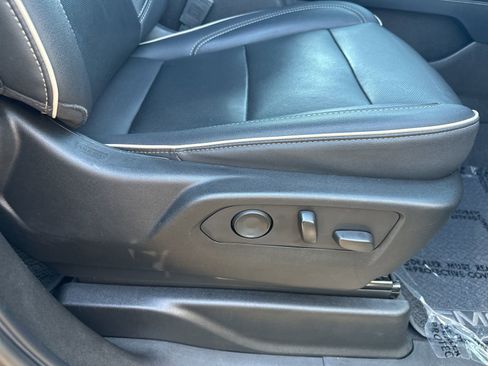 Used 2021 GMC Yukon SLT image 50