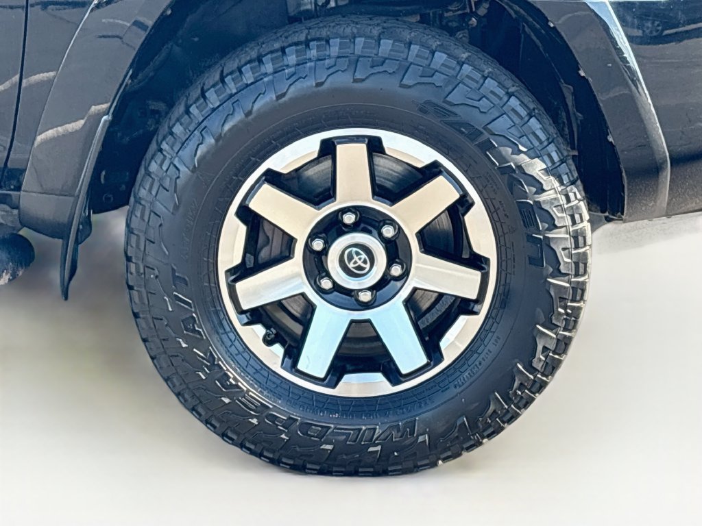 Used 2018 Toyota 4Runner TRD Off-Road Premium AWD/4WD image 31