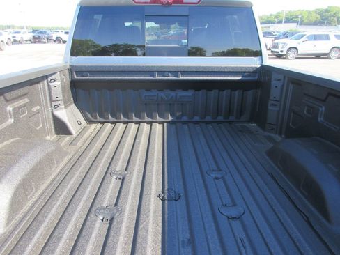 New 2026 GMC Sierra 2500 AT4 w/ AT4 Premium Plus Package AWD/4WD image 7