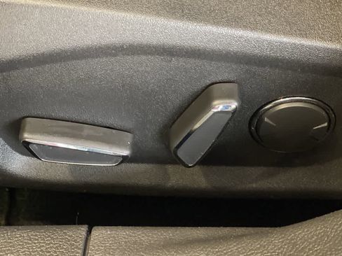 Used 2016 Ford Fusion SE w/ Equipment Group 502A FWD image 15