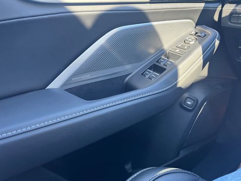 Certified 2025 Acura MDX w/ Technology Package image 32