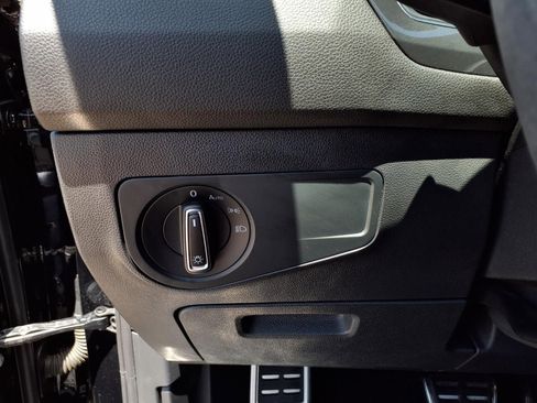 Certified 2023 Volkswagen Tiguan SE R-Line FWD image 15