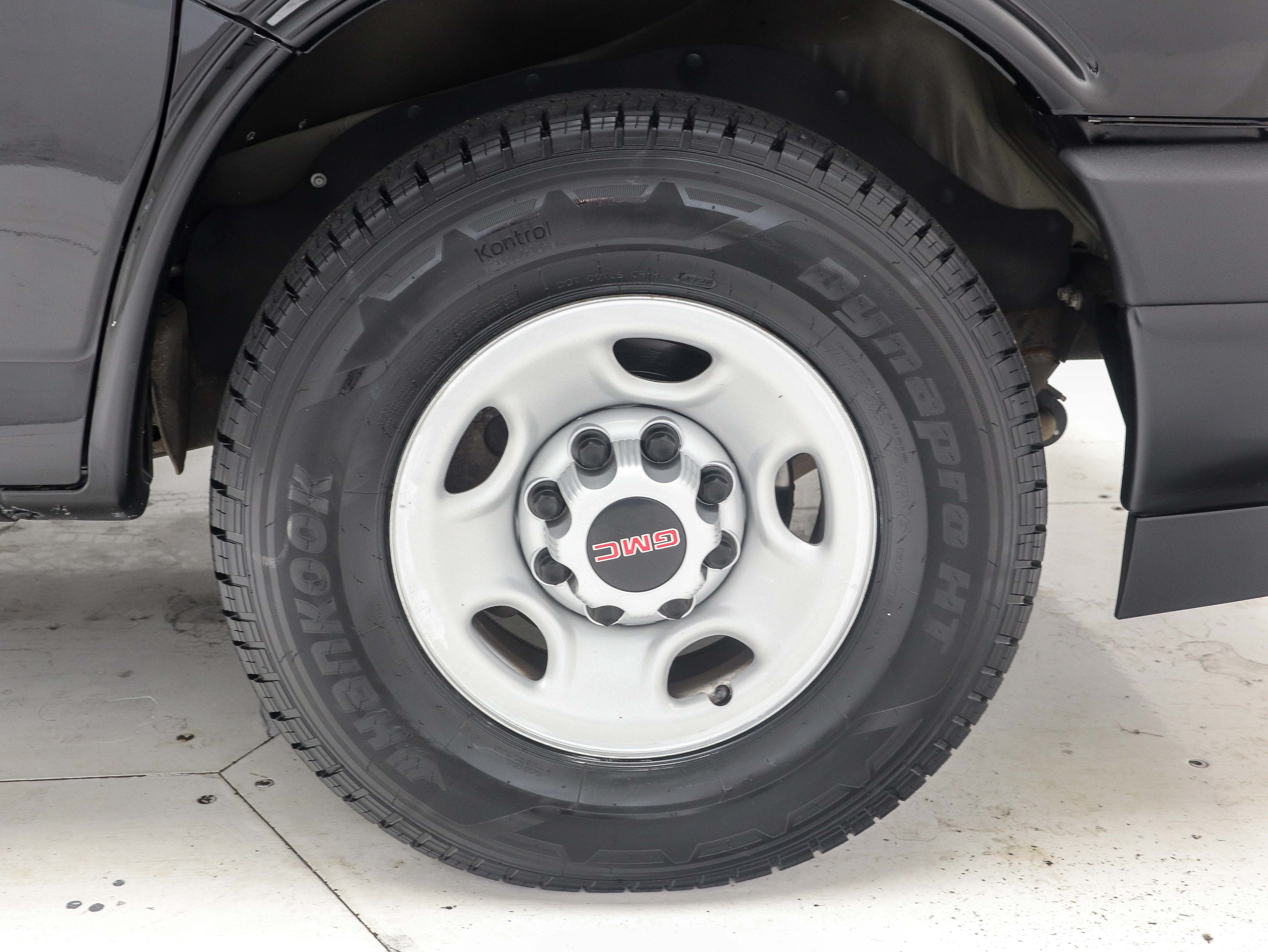 Used 2019 GMC Savana 3500 LS RWD image 28